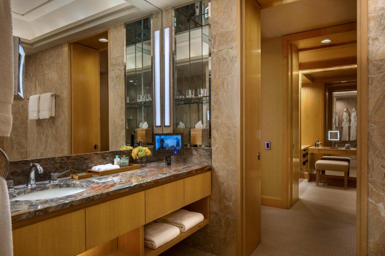 Four Seasons Hotel New York - 3