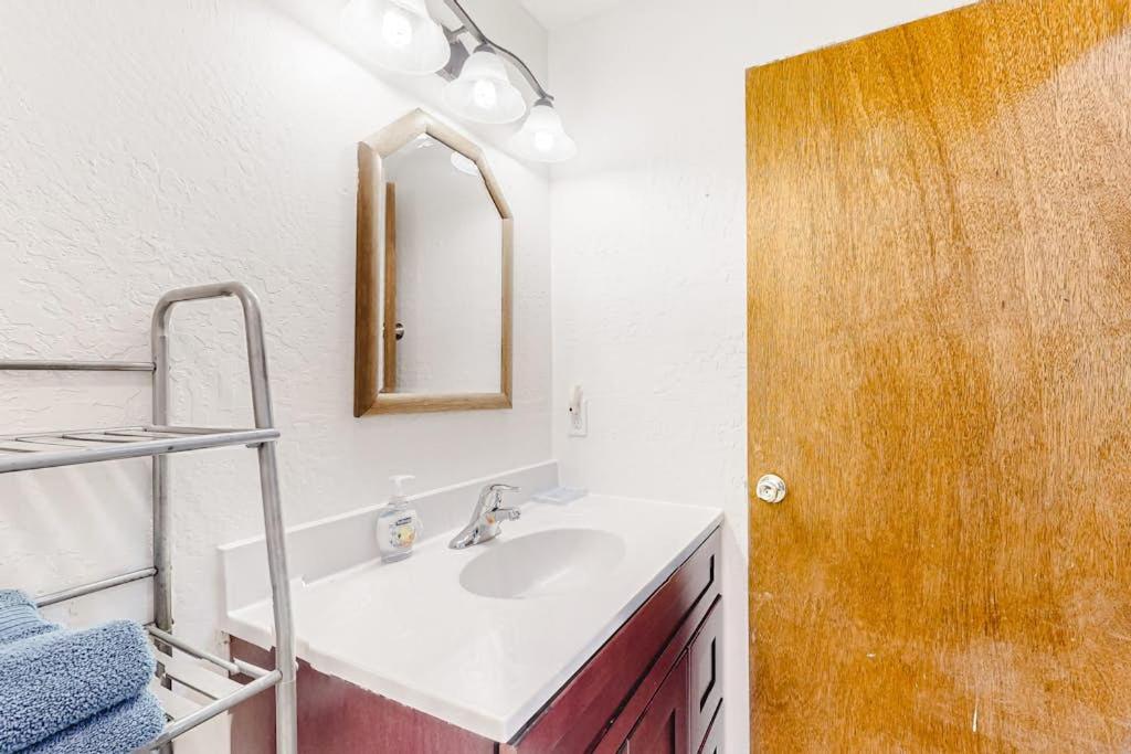 Redwood Lodge Motel — photo 12