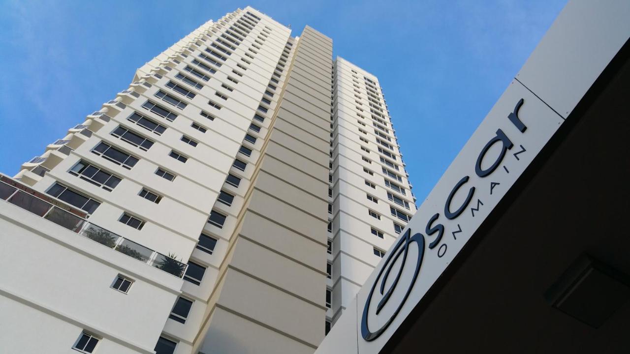 Oscar On Main Beach Resort photo