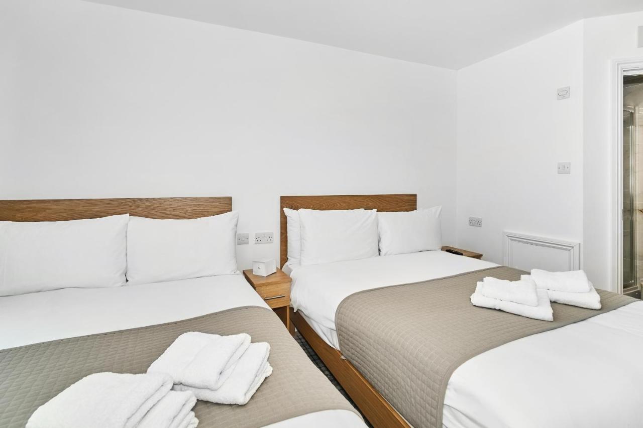 Family Room with One Double Bed and One Single Bed - Non-Smoking