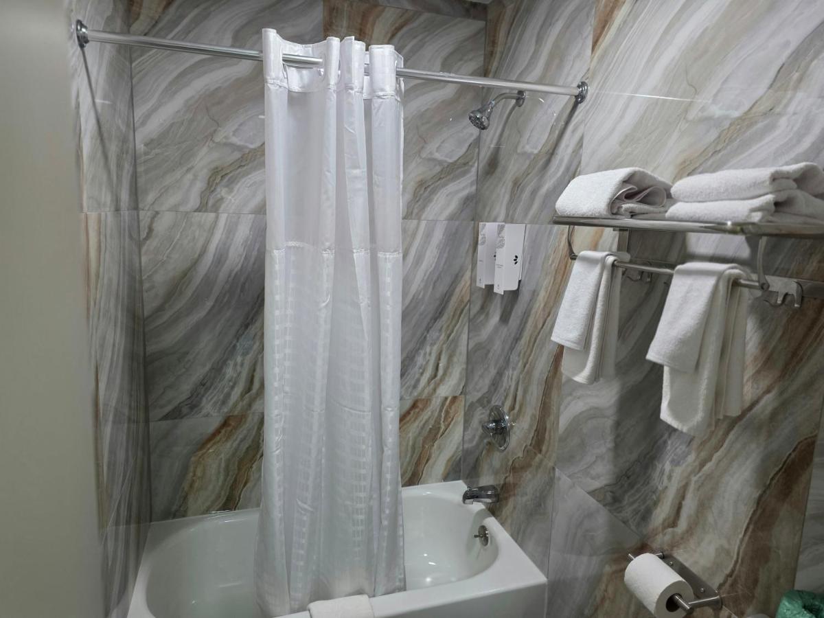 Ivory Tower Motor Inn Greenbrook — photo 20