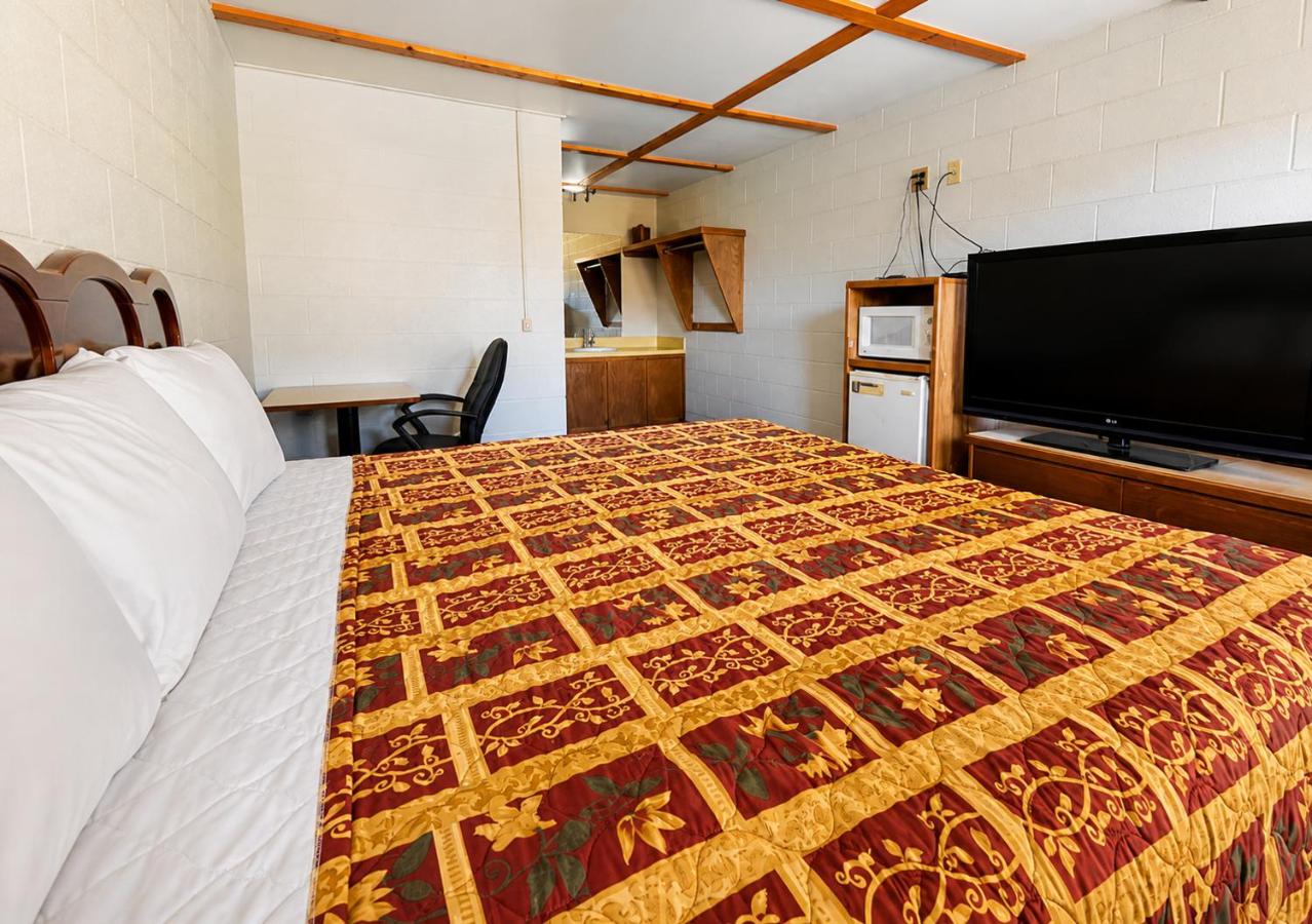Travellers Motel — photo 23