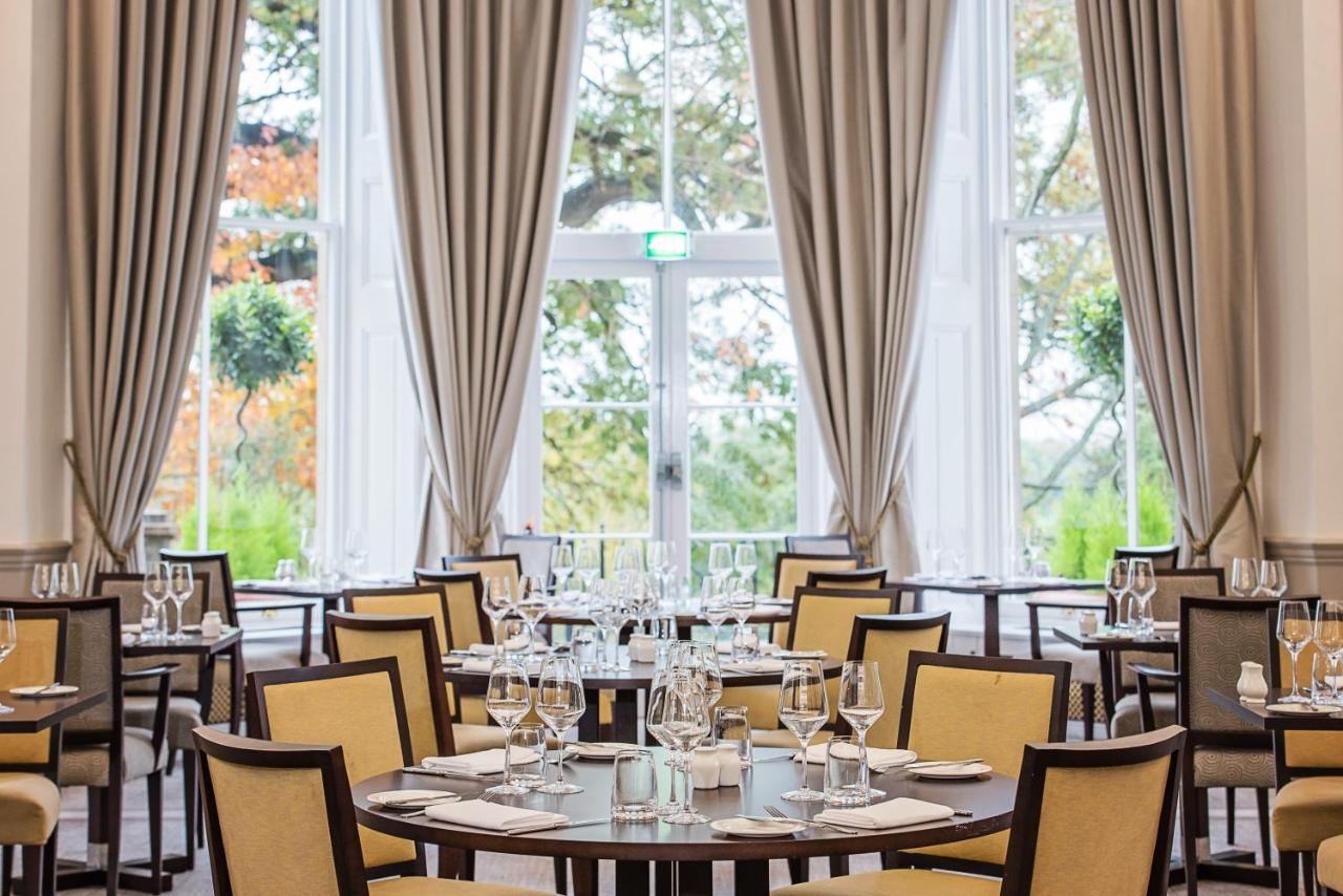 Oatlands Park Hotel photo