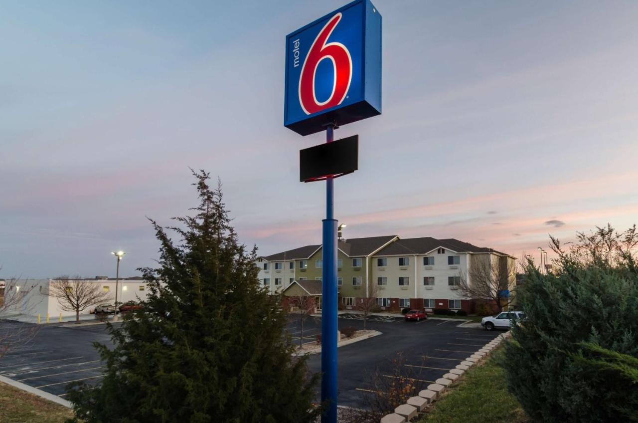 Motel 6-Lincoln, NE