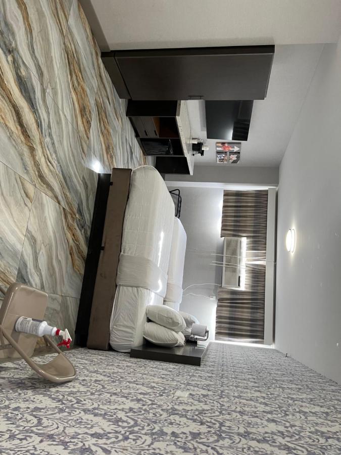 The Essence Hotel at JFK — photo 16