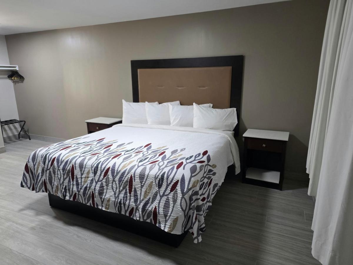 Ivory Tower Motor Inn Greenbrook — photo 18