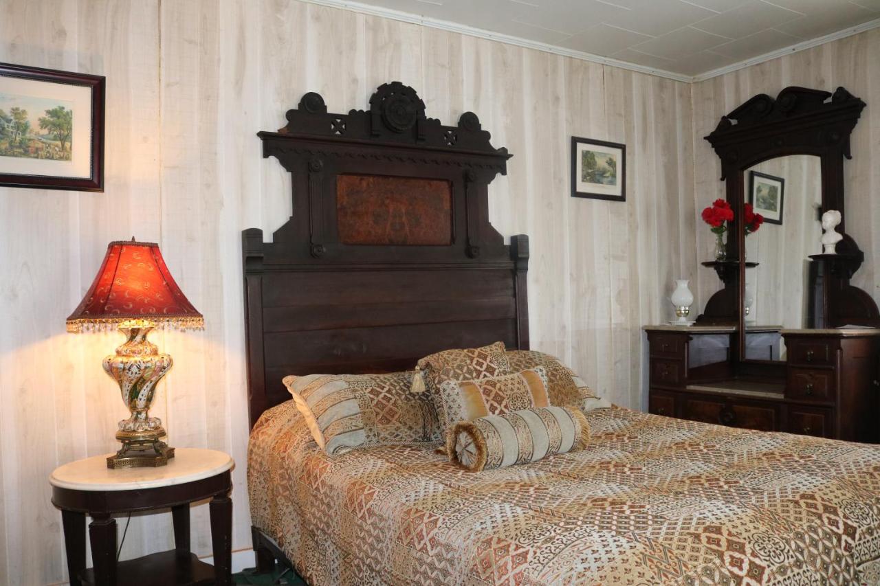 Pine Colony Inn — photo 18