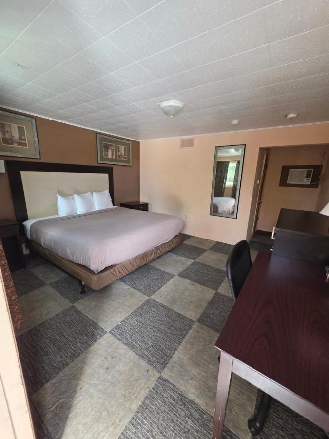 Mt Morris Motel — photo 10