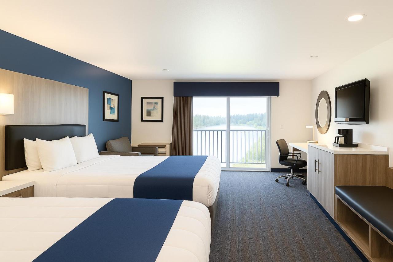 Oyster Bay Inn & Suites — photo 9