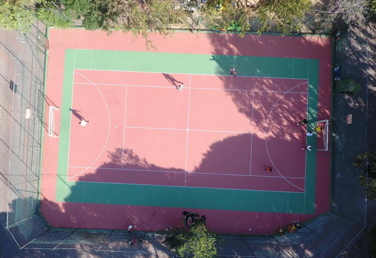 Tennis court: Villaggio Dei Fiori