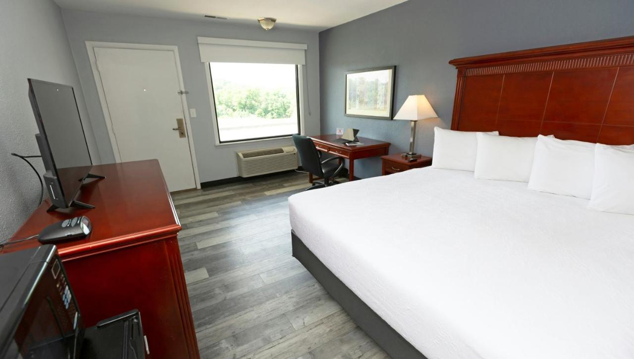 Sunrise Inn Williamstown — photo 17