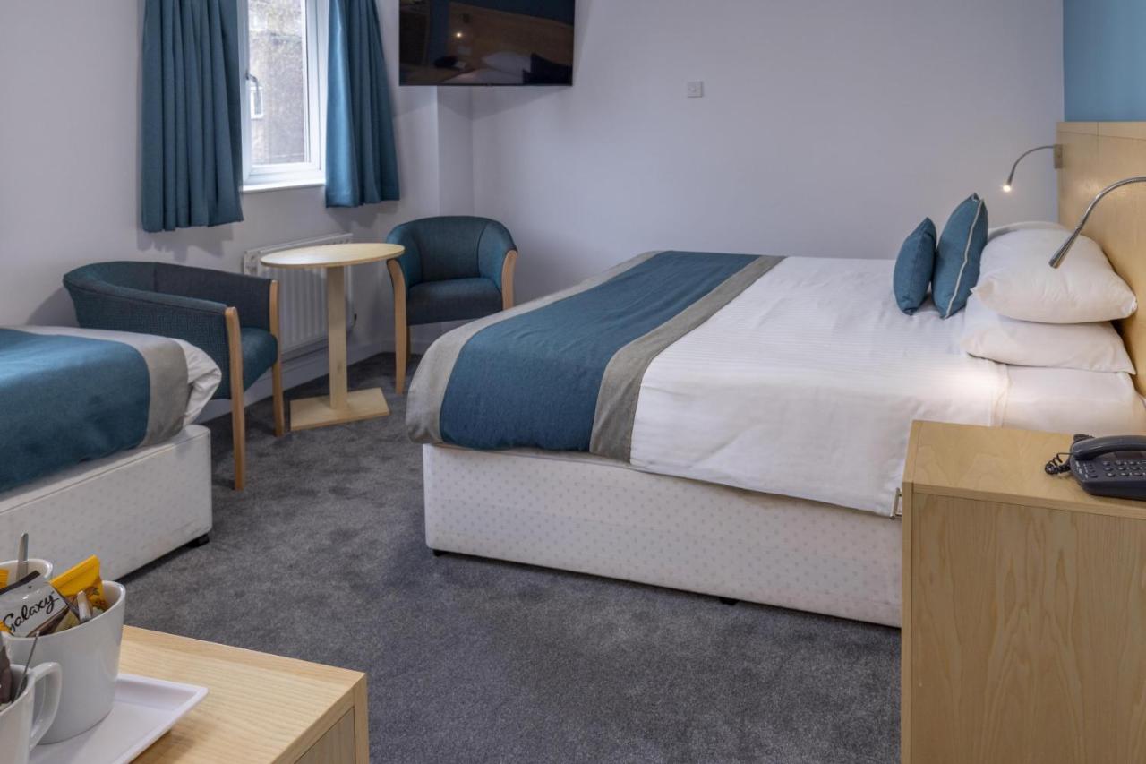 Family Room with One Double Bed and One Single Bed - Non-Smoking