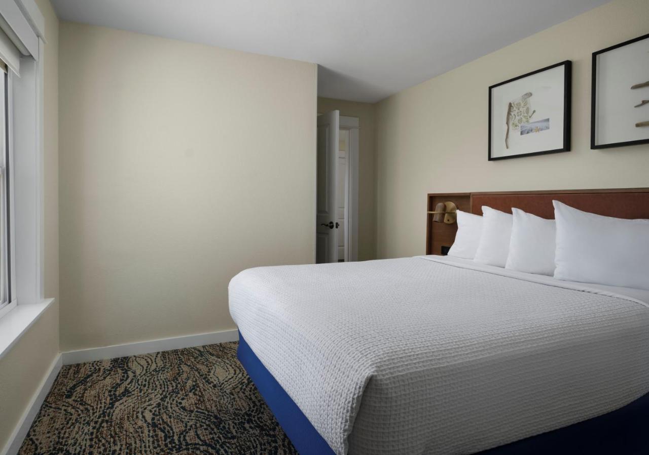 Starfish Manor Oceanfront Hotel — photo 16