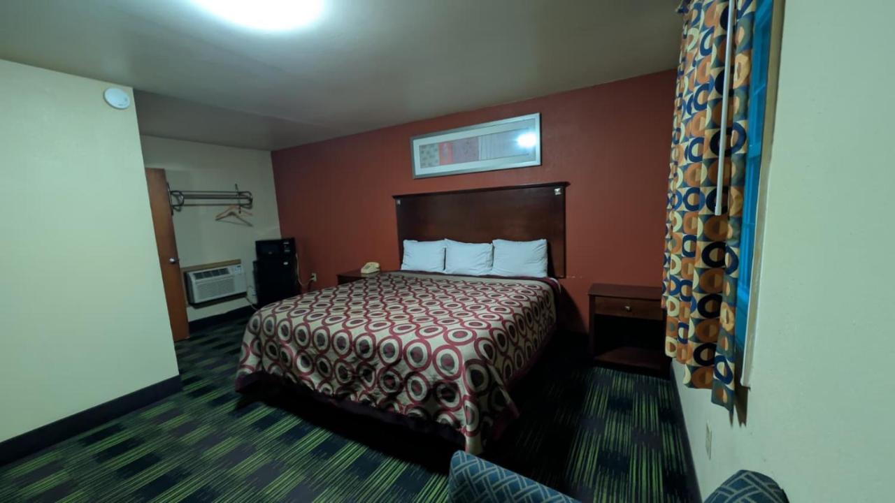 Slumberland Motel — photo 23