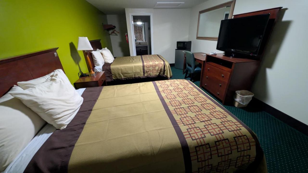 Slumberland Motel — photo 18