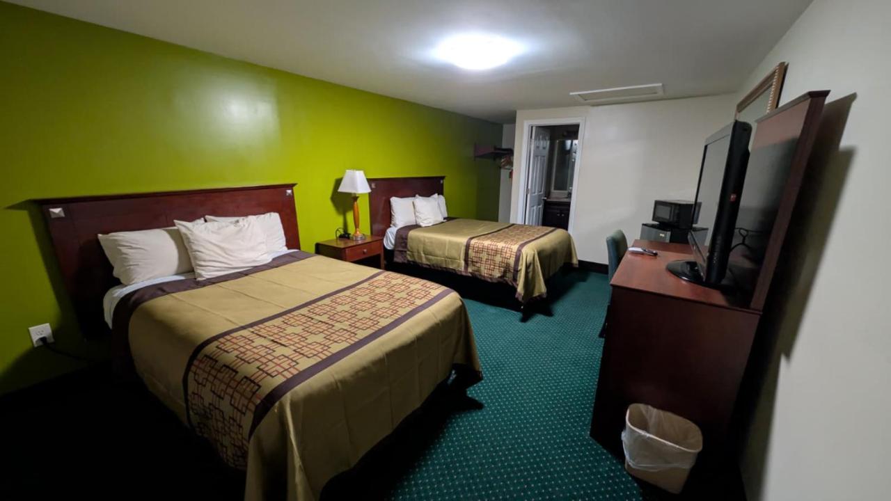 Slumberland Motel — photo 21