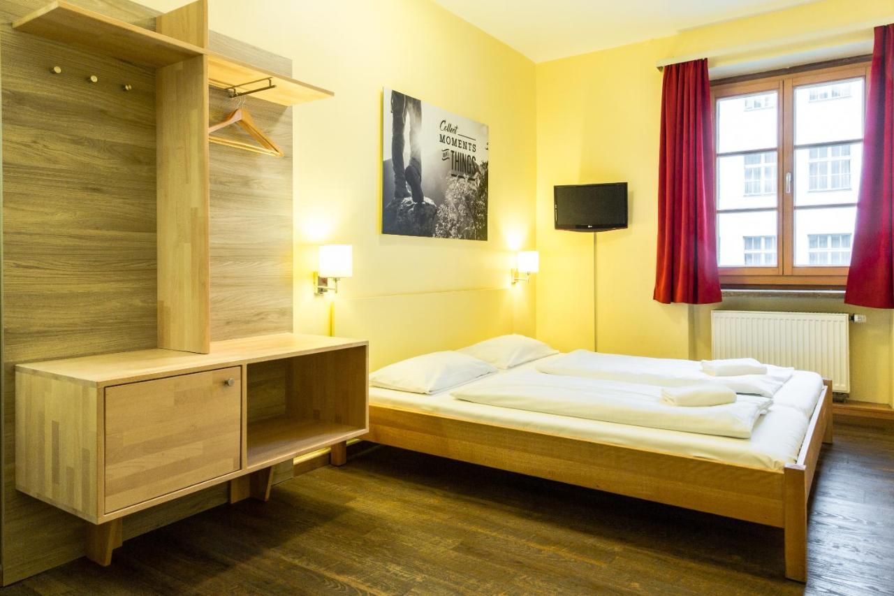 Euro Youth Hotel - Laterooms