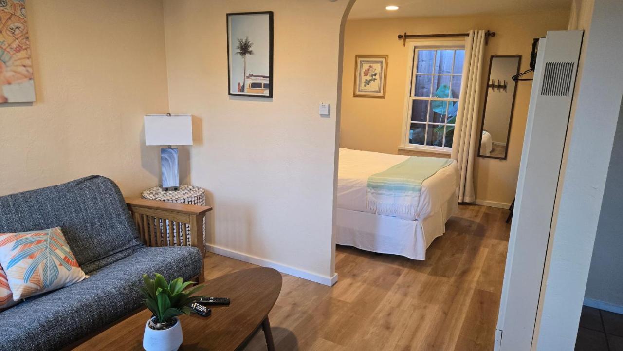 Sunny Cove Motel — photo 22