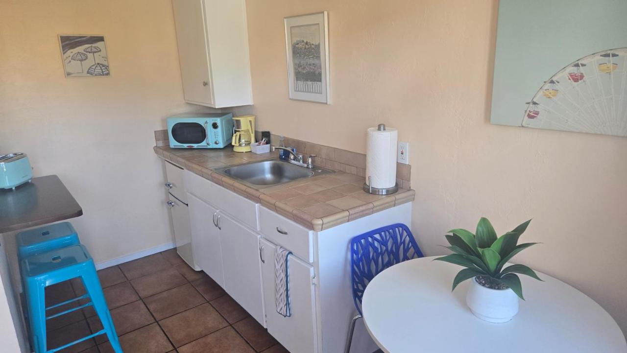 Sunny Cove Motel — photo 23