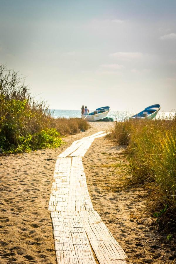 Beach: Canoa Suites