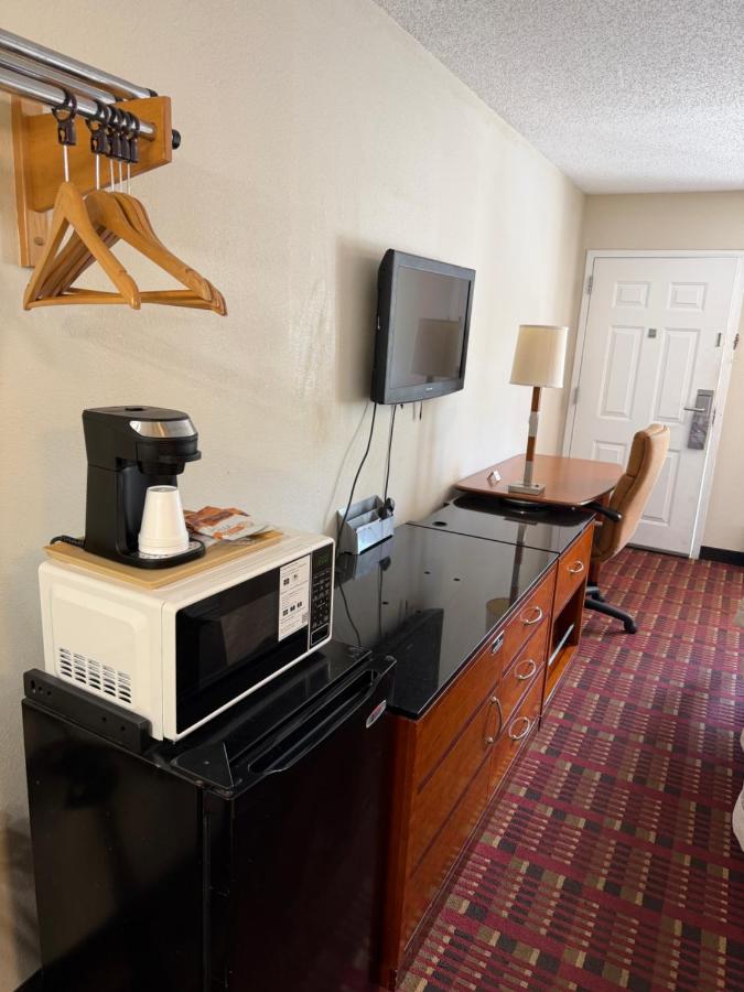 Peach Tree Inn — photo 13
