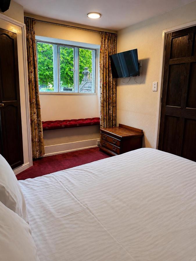 Standard Double Room with Shower