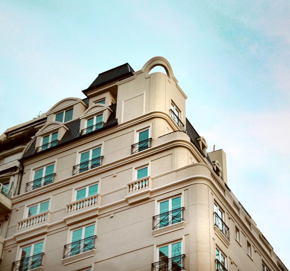 Carles Hotel photo