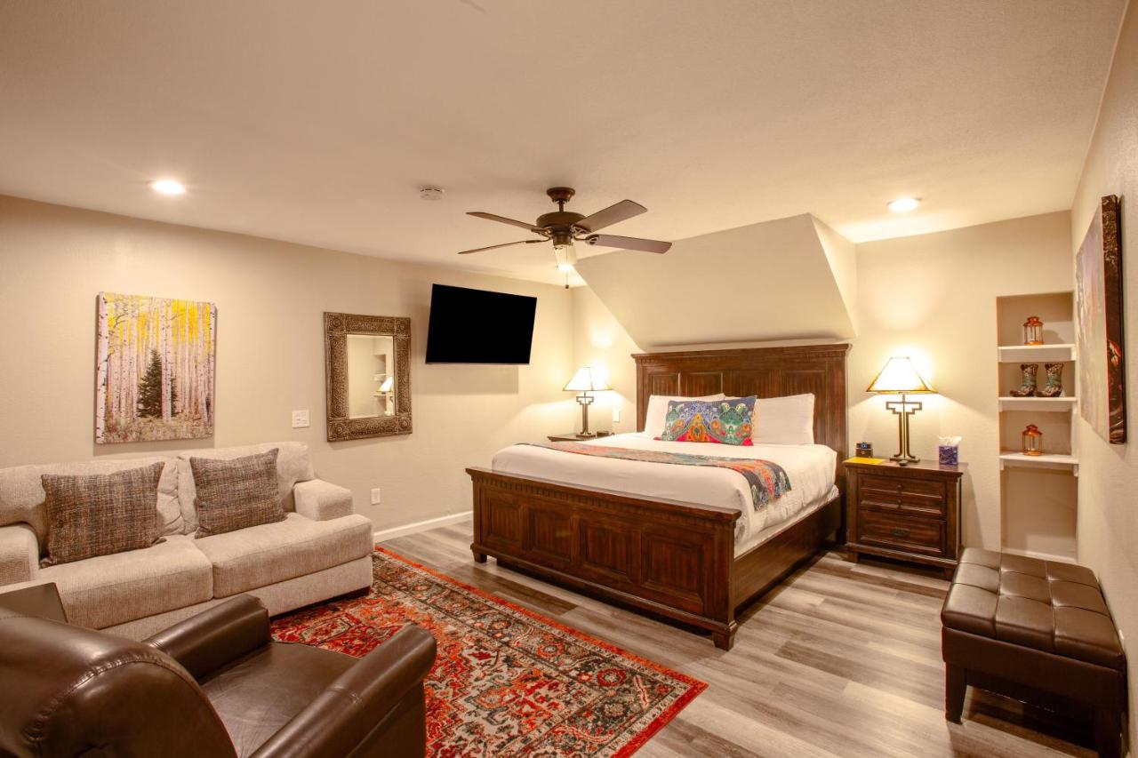 Lantern Light Inn - Romantic Getaway — photo 20