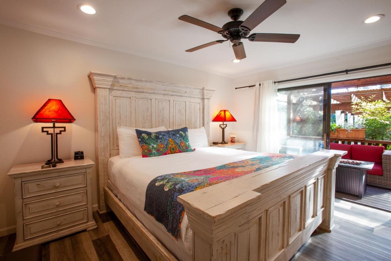 Lantern Light Inn - Romantic Getaway — photo 19