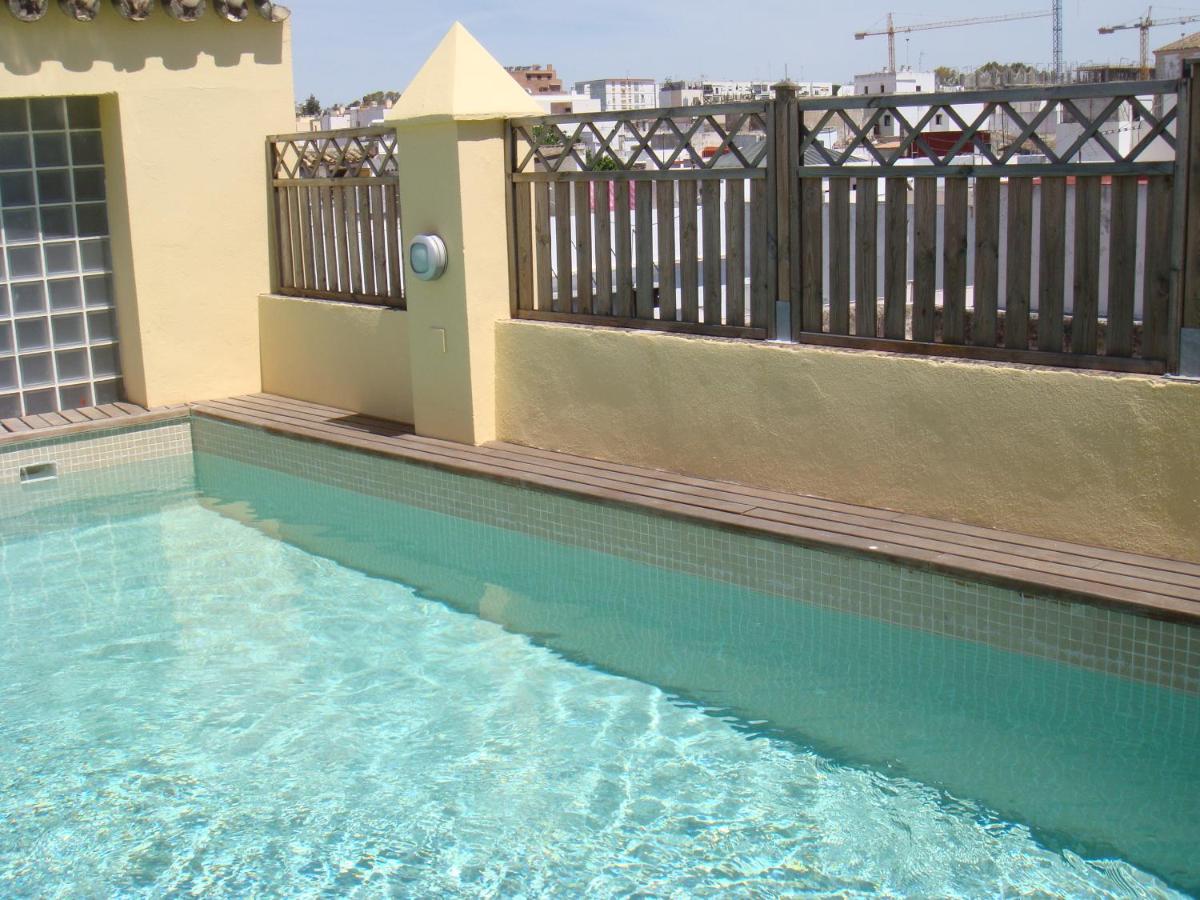 Rooftop swimming pool: La Casa del Limonero