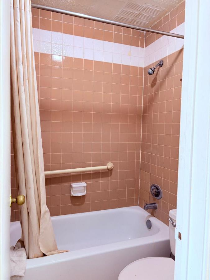 Best Classic Inn Suite — photo 23
