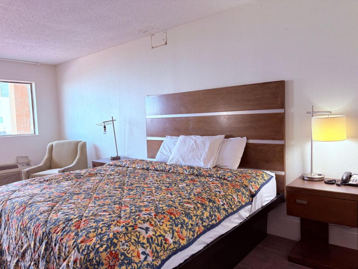 Best Classic Inn Suite — photo 21