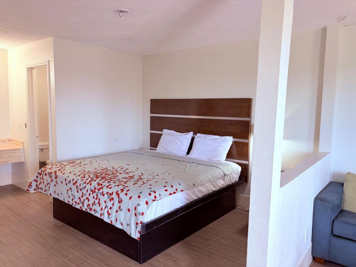 Best Classic Inn Suite — photo 15