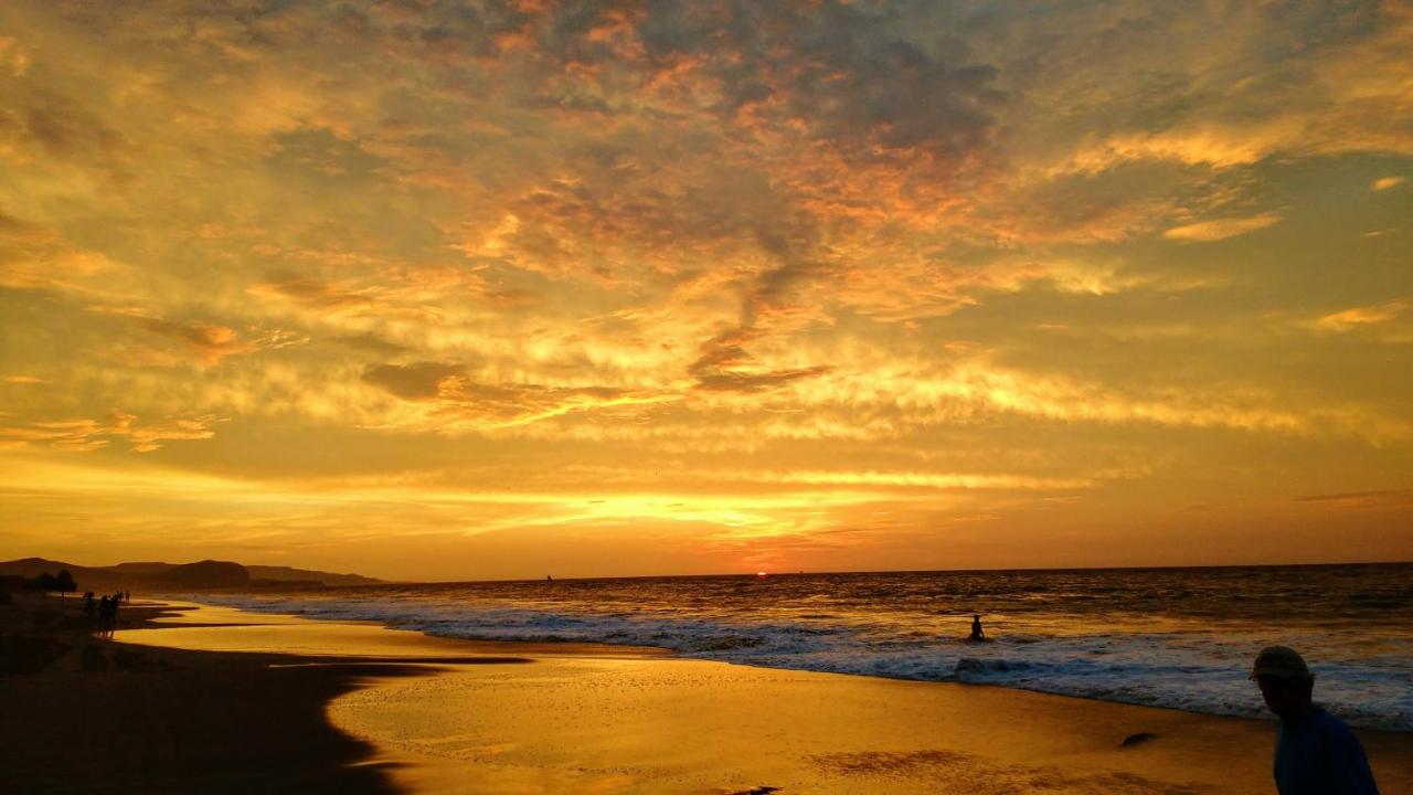 Beach: Origenes Spa & Lodging