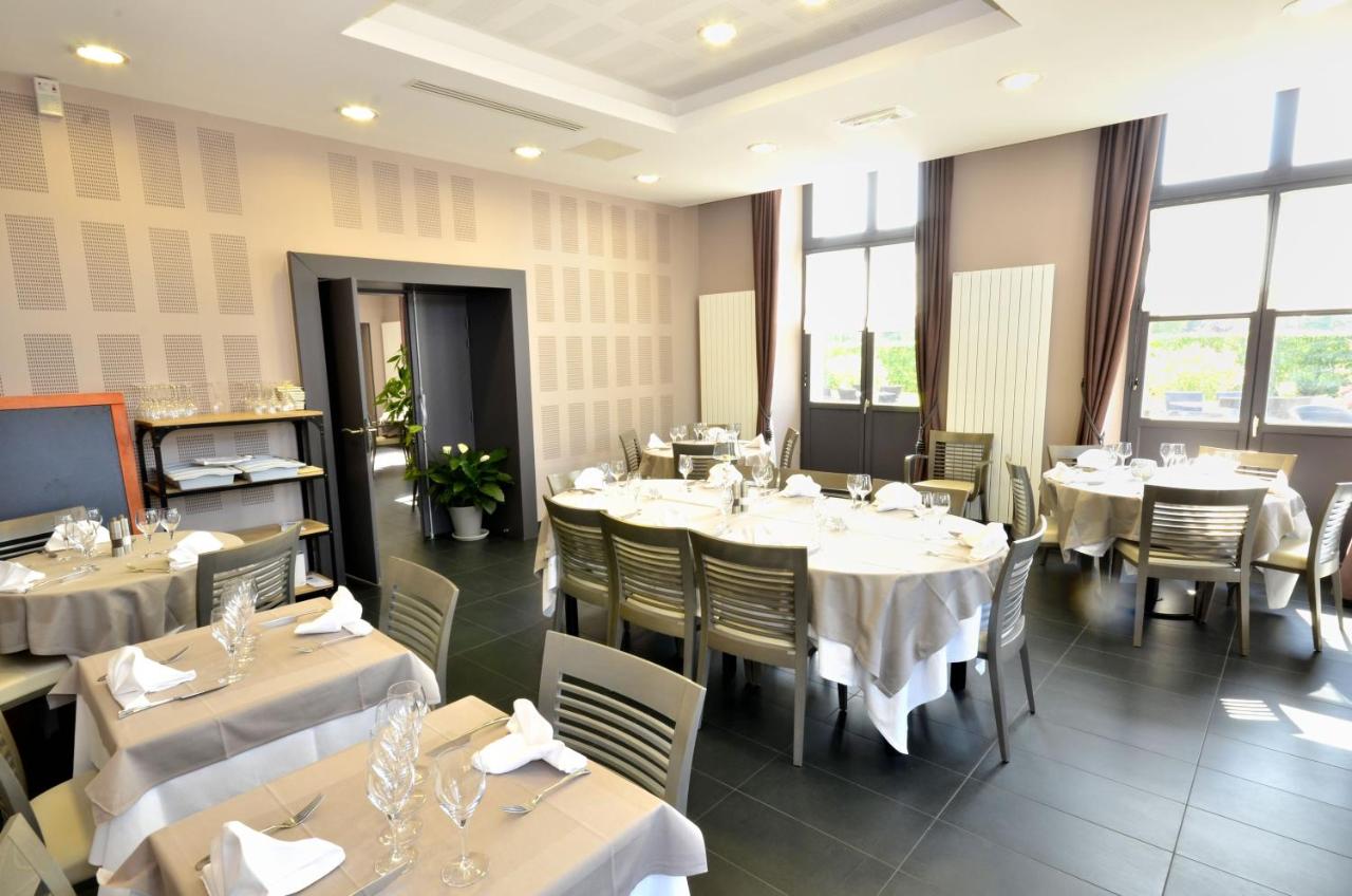 Auberge Du Chateau Bleu Tremblay En France Updated 21 Prices