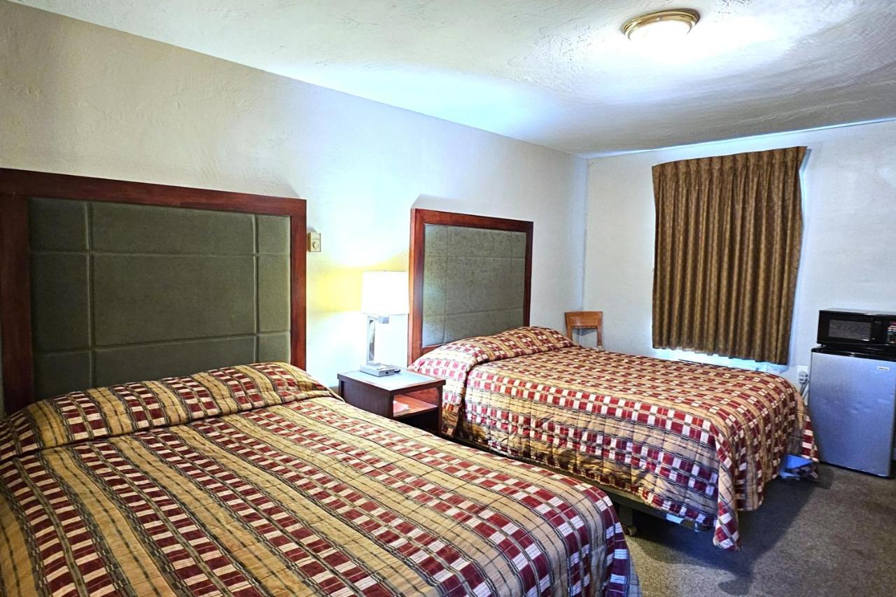 Budget Lodge by OYO Portland West — photo 11