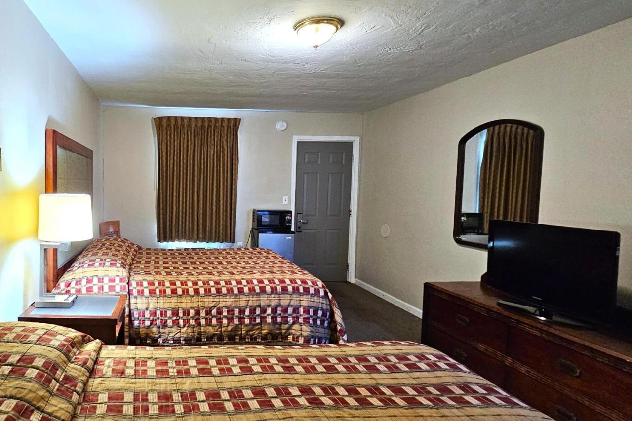 Budget Lodge by OYO Portland West — photo 3