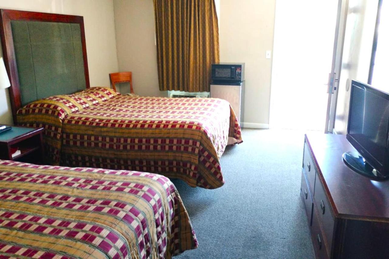 Budget Lodge by OYO Portland West — photo 15