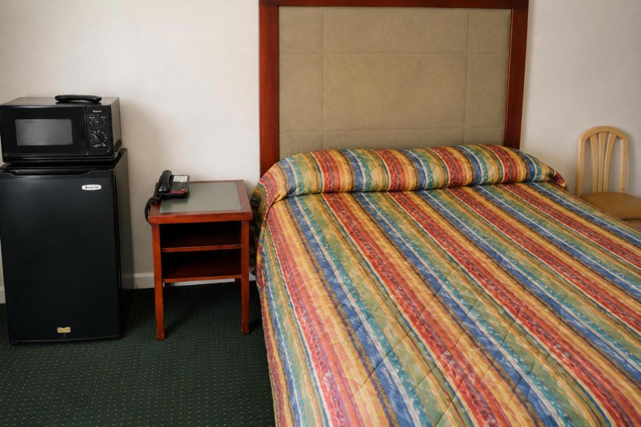 Budget Lodge by OYO Portland West — photo 19