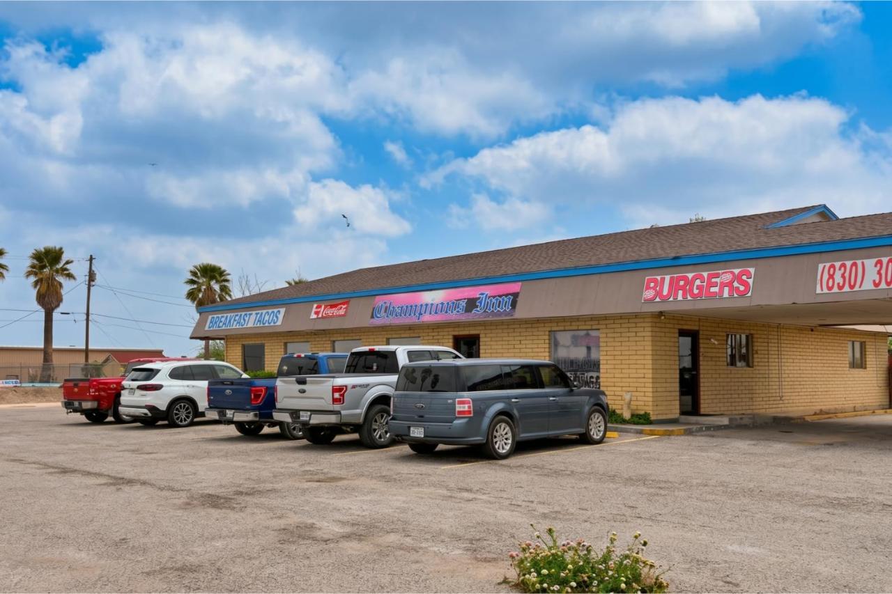 Champions Inn and Cafe — photo 17