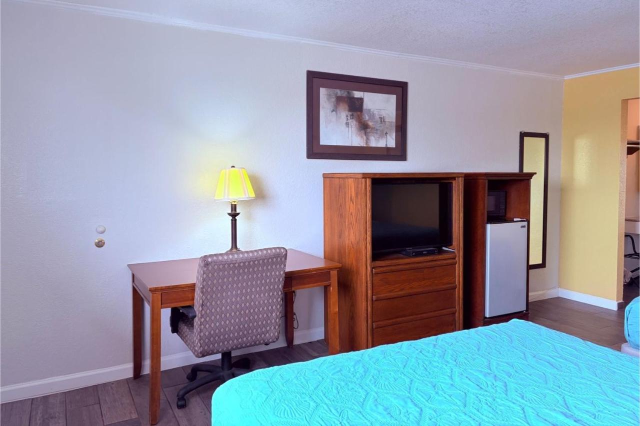 Champions Inn and Cafe — photo 5