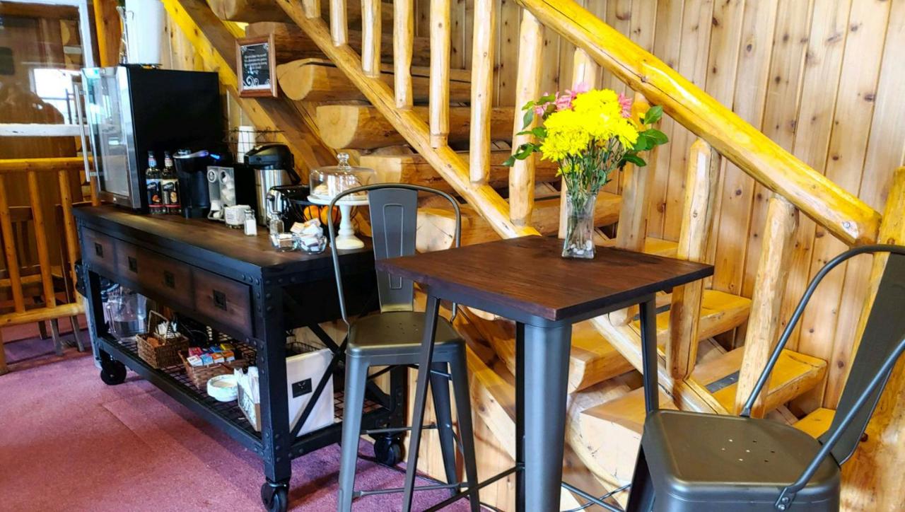 Dodge Peak Lodge — photo 14