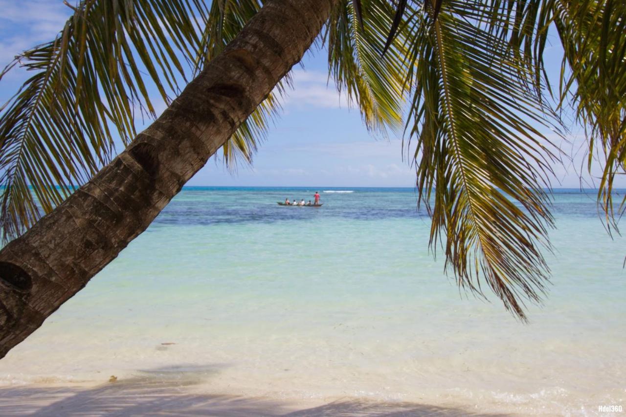 Beach: Analatsara Eco Lodge