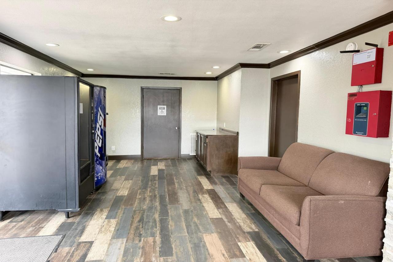 Delux Inn Mesquite — photo 15