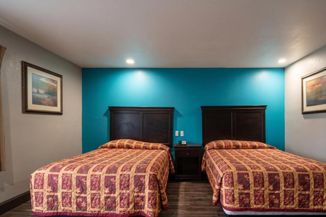 Delux Inn Mesquite — photo 17
