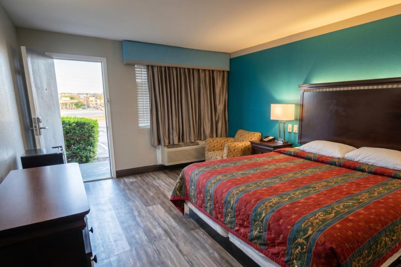 Delux Inn Mesquite — photo 19