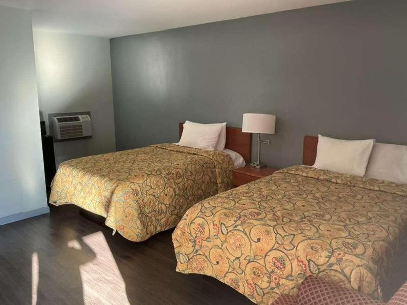 Budget Inn — photo 16