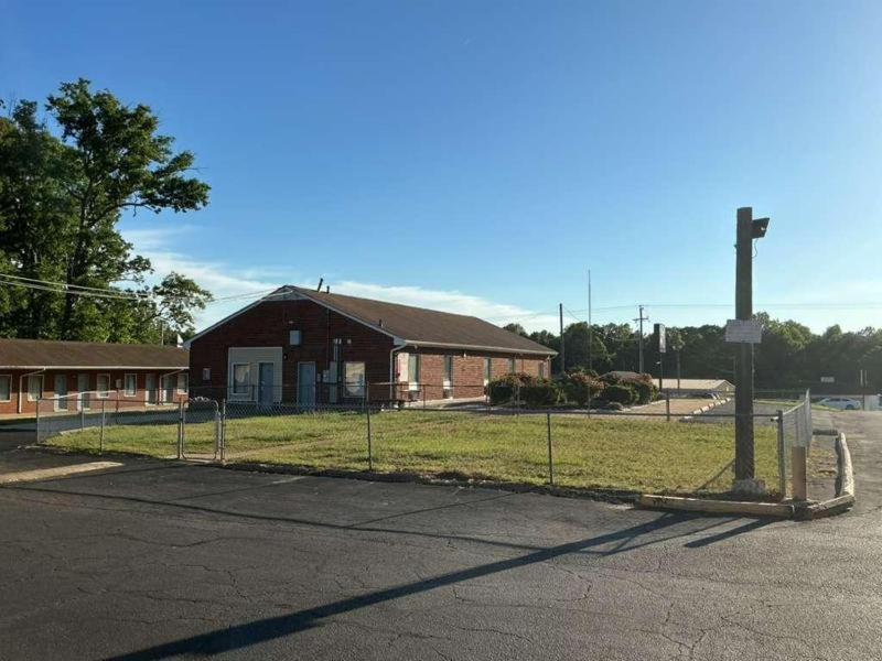 Budget Inn — photo 20