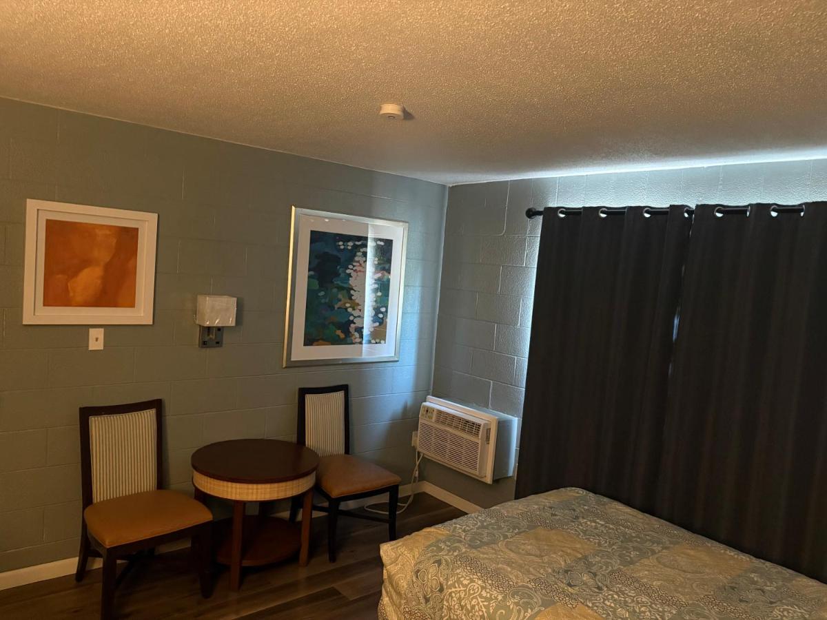 Lamplighter Motel — photo 11