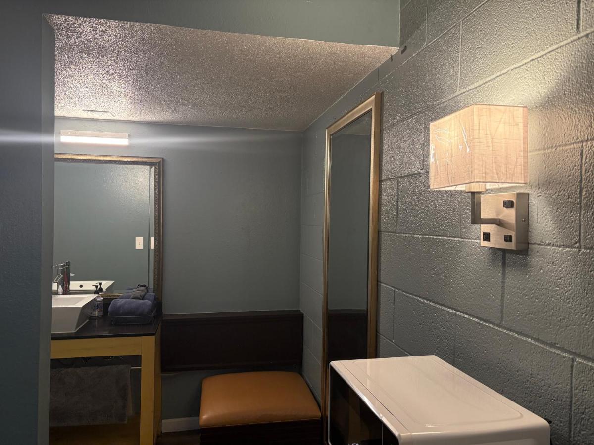 Lamplighter Motel — photo 9